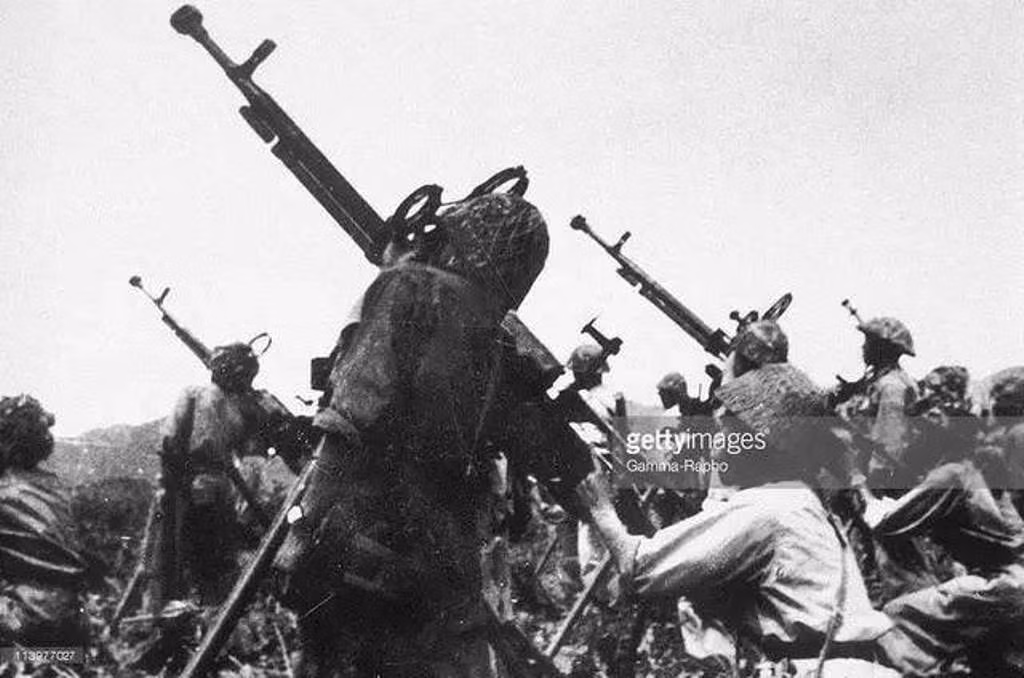Sung phong khong Viet Nam.jpeg