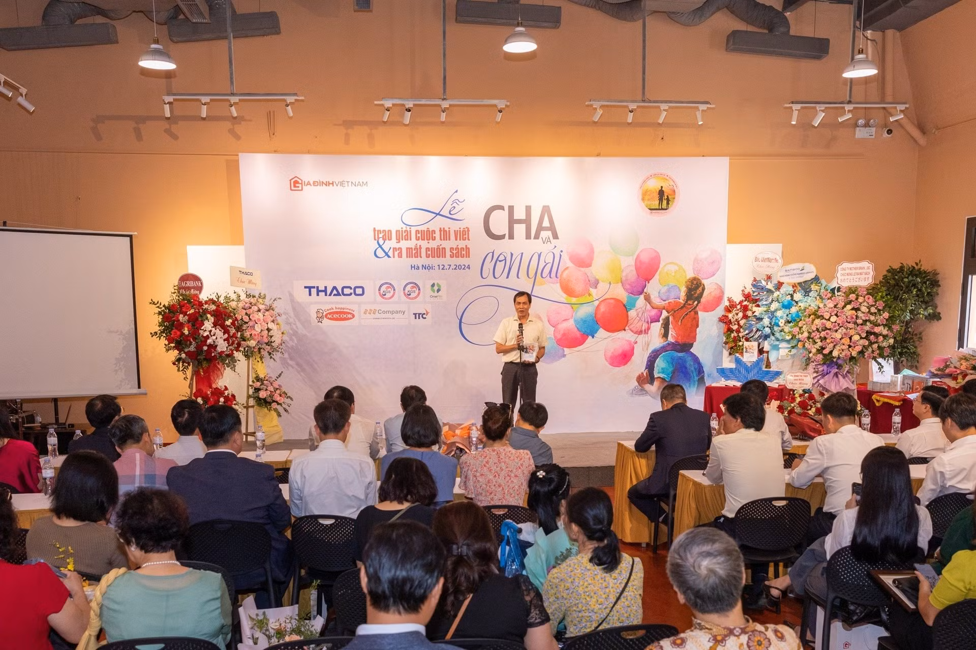 Nhà thơ Trần Hữu Việt chia sẻ về sách Cha và con gái
