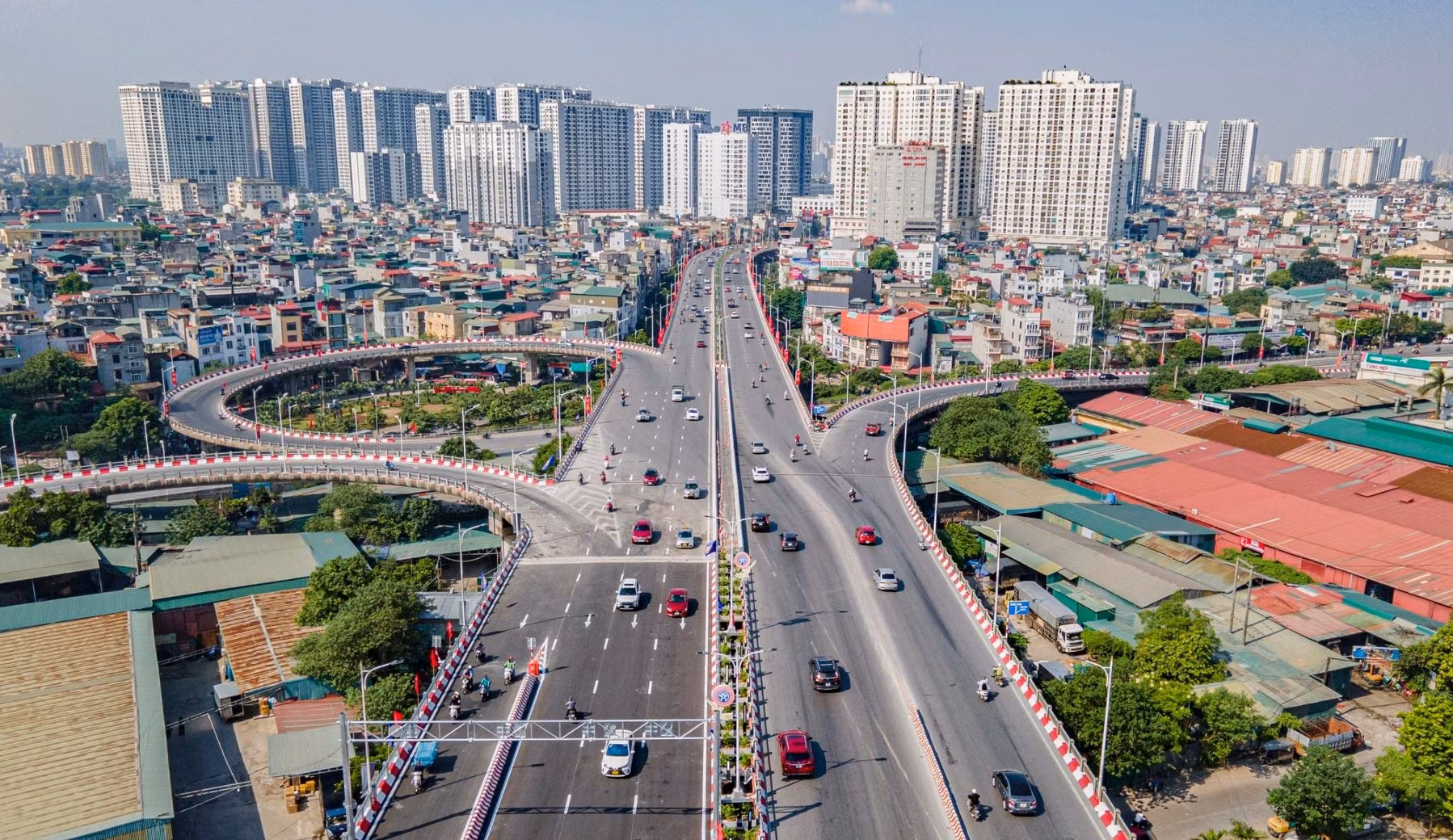 cầu Vĩnh Tuy.jpg