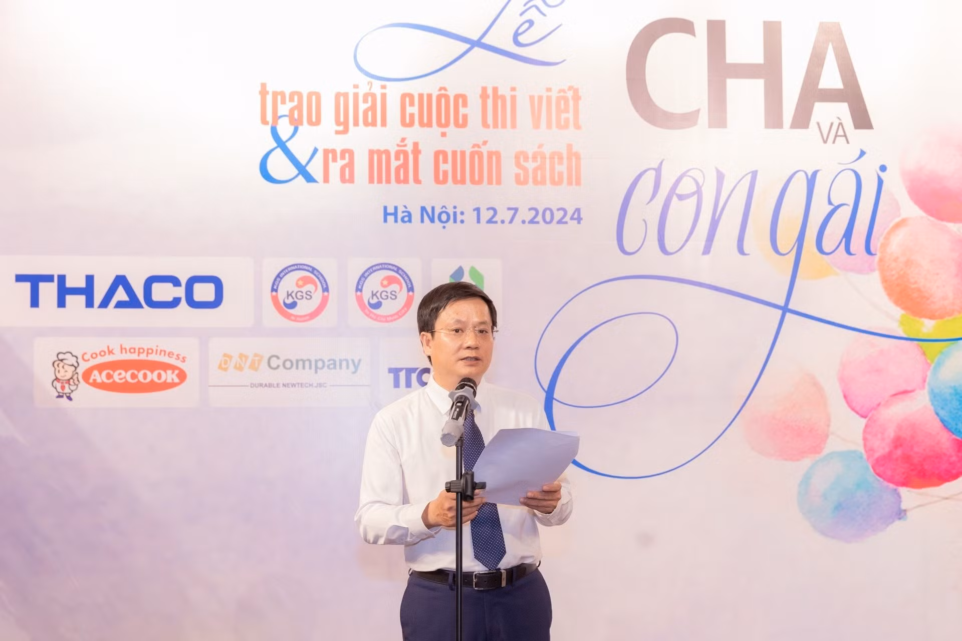Nhà báo Hồ Minh Chiến - Tổng Biên tập Tạp chí Gia đình Việt Nam, Trưởng Ban Tổ chức phát biểu tại buổi lễ