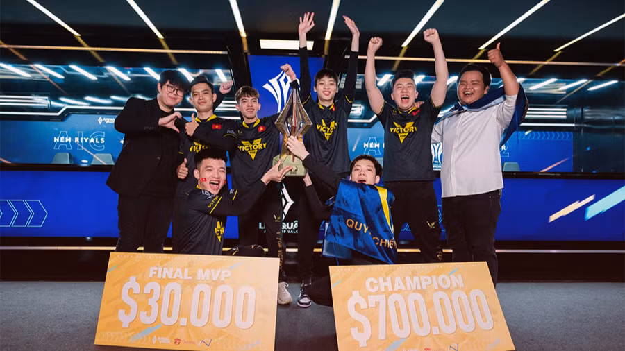Đội tuyển Việt Nam giành chiến thắng áp đảo, lên ngôi vô địch Arena of Valor International Championship 2022 (AIC) và nhận giải thưởng 16 tỉ đồng. Đội tuyển Việt Nam giành chiến thắng áp đảo, lên ngôi vô địch Arena of Valor International Championship 2022 (AIC) và nhận giải thưởng 16 tỉ đồng.