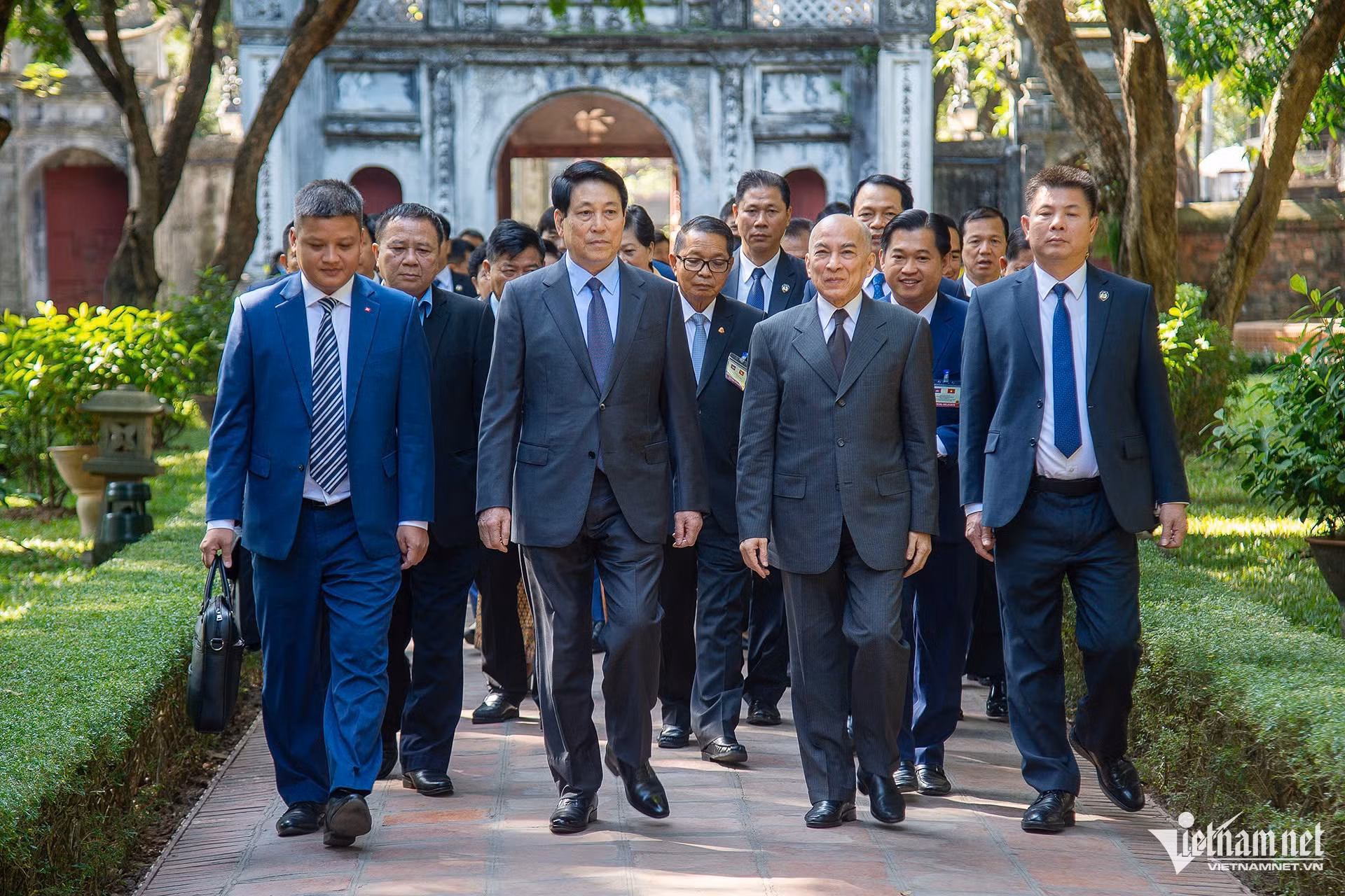 w-norodom-sihamoni-luong-cuong-8-69167.jpg