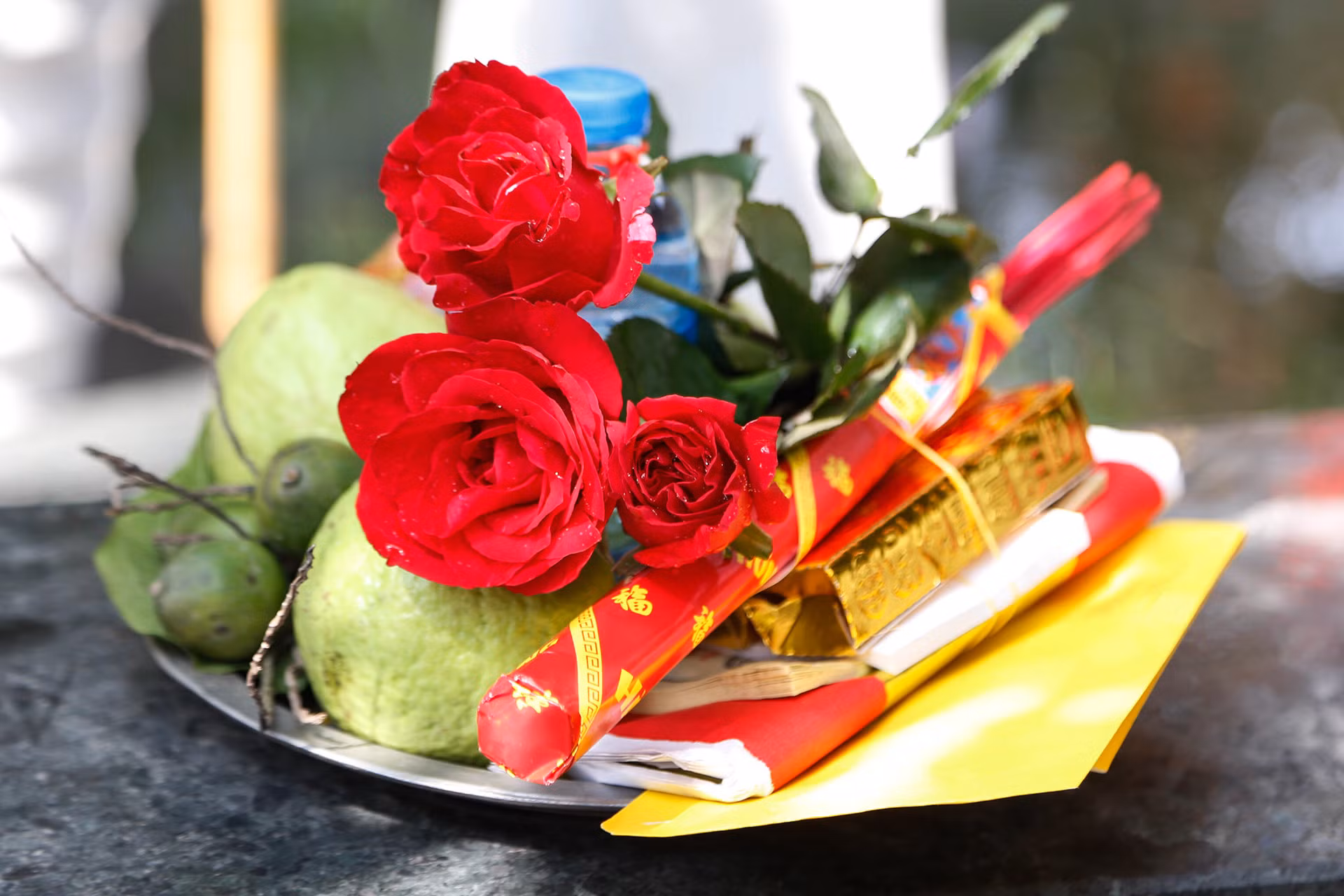 Nam thanh nu tu den chua Ha xin thoat e tang dot bien vao Valentine hinh anh 11