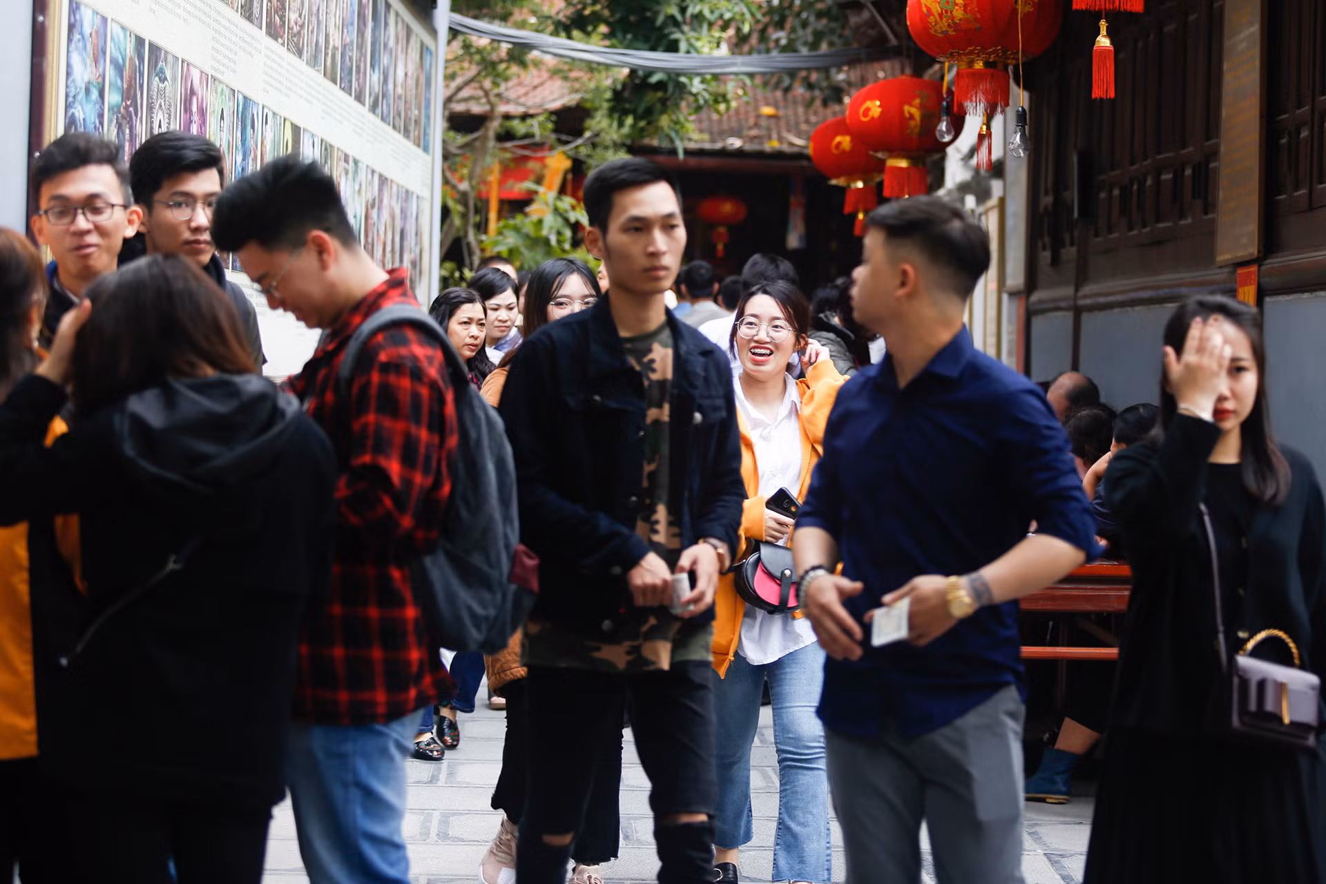 Nam thanh nu tu den chua Ha xin thoat e tang dot bien vao Valentine hinh anh 1