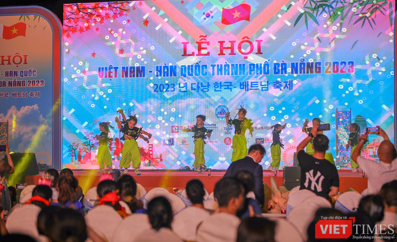 vt_khai mac le hoi viet nam han quoc 18.png