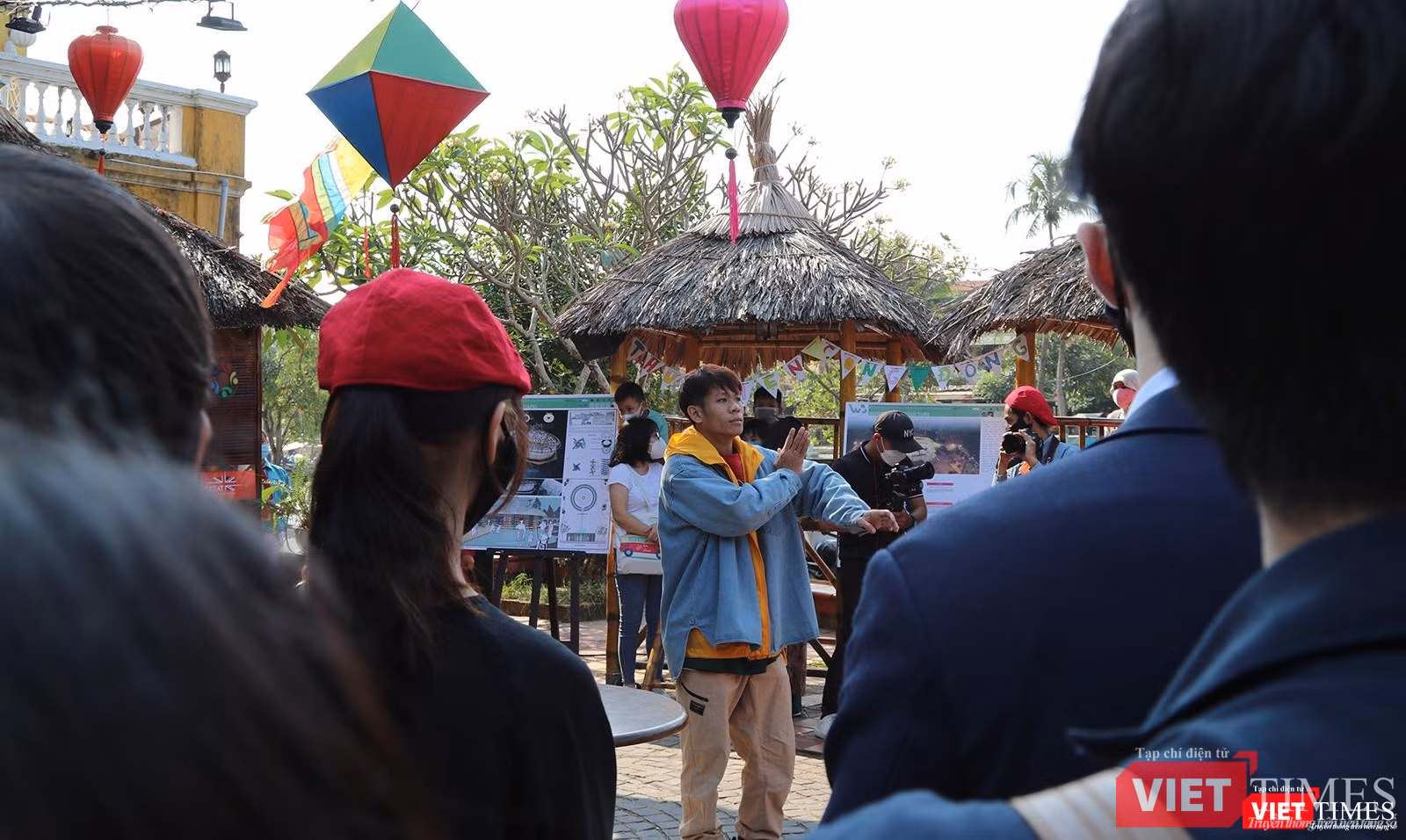 Biểu diễn nghệ thuật đường phố