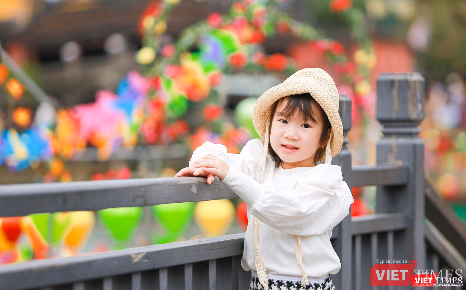 Em đi chơi xuân