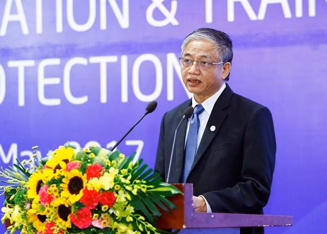 Tiến sĩ Doãn Mậu Diệp