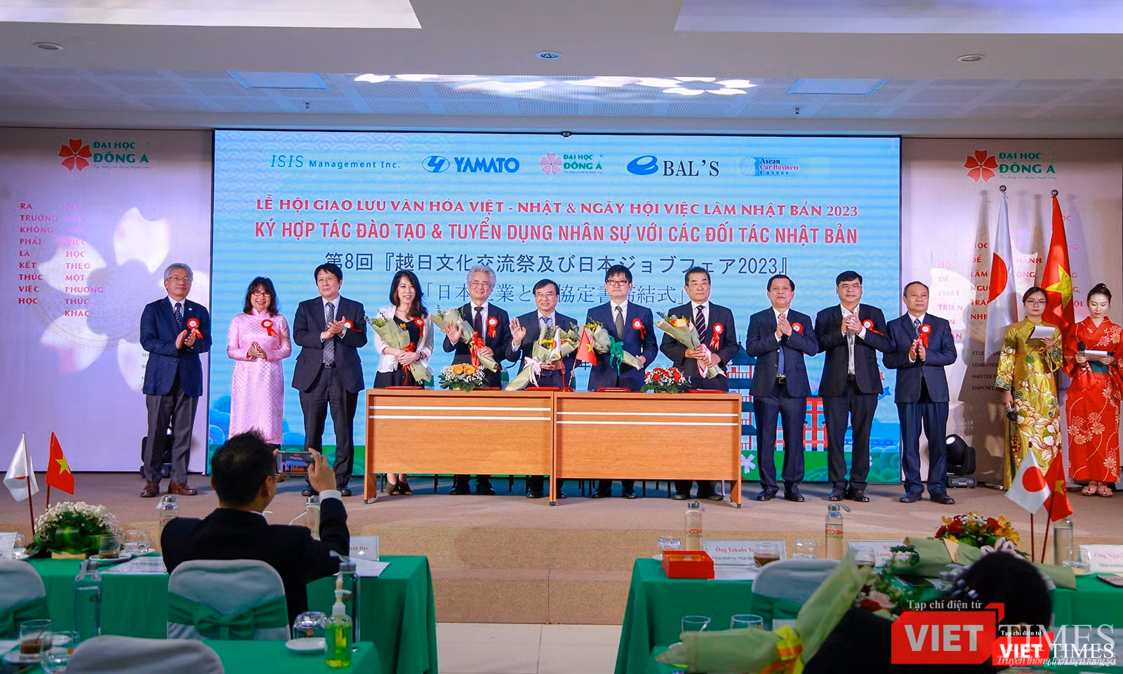 Lễ ký kết hợp tác đào tạo và việc làm giữa ĐH Đông Á và các doanh nghiệp Nhật Bản Lễ ký kết hợp tác đào tạo và việc làm giữa ĐH Đông Á và các doanh nghiệp Nhật Bản