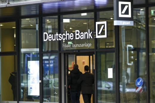 Văn phòng của Deutsche Bank tại Frankfurt, Đức hôm 28/1. Ảnh: EPA.