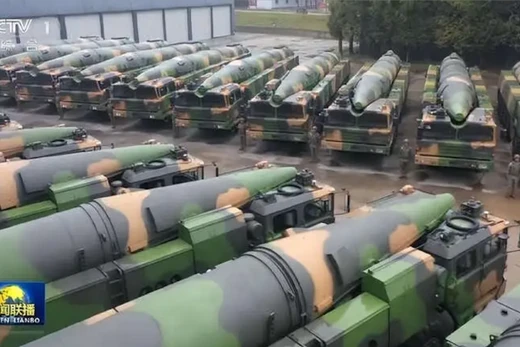 Tên lửa đạn đạo DF-26 của Lực lượng Tên lửa Quân Giải phóng Nhân dân Trung Quốc. Ảnh: MW.