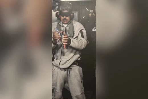 Bức ảnh do Tổng thống Mỹ Donald Trump đăng tải lên mạng xã hội Truth Social dường như cho thấy ông Nicolas Maduro đang ở trên tàu USS Iwo Jima. Ảnh: Truth Social.