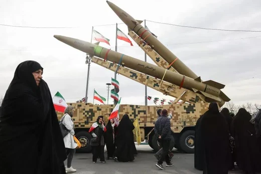 Người dân tham dự lễ kỷ niệm 47 năm cuộc cách mạng Hồi giáo ở Tehran. Ảnh: Reuters.