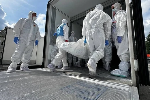 Hoạt động hồi hương thi thể các binh sĩ Ukraine và Nga thiệt mạng ngày 19/8/2025. Ảnh: Getty.