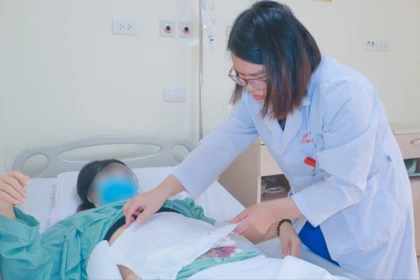 Hút mỡ bụng tại cơ sở không an toàn, người phụ nữ 49 tuổi nguy kịch 