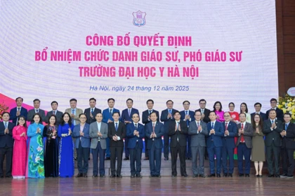 Trường Đại học Y Hà Nội có thêm 38 GS, PGS
