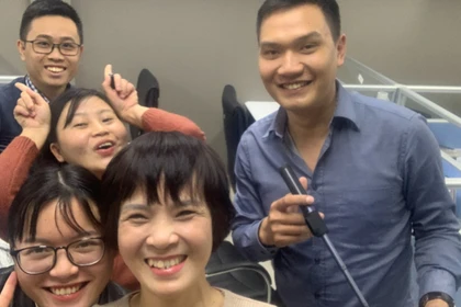 KOL THANH HẰNG: Ngôi nhà VietTimes giữ lửa nghề báo bằng tình thân