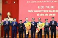 Ông Nguyễn Kim Sơn và ông Nguyễn Sỹ Hiệp nhận quyết định điều động, bổ nhiệm giữ chức Phó trưởng Ban Chính sách, chiến lược Trung ương.