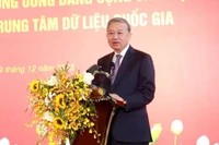 Tổng bí thư Tô Lâm tới thăm và làm việc tại Trung tâm dữ liệu quốc gia.