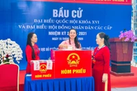Cử tri lựa chọn đại biểu mình tin tưởng.