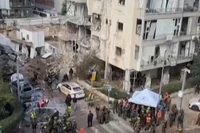 Tên lửa Iran phá hủy nhiều nơi Israel, người dân kể phút kinh hoàng