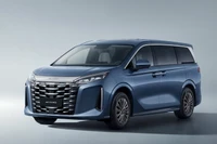 Những mẫu xe PHEV hạng sang vừa ra mắt khách hàng Việt