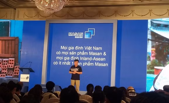 Giải thích về chiến lược đầu tư vào ngành thịt tại ĐHĐCĐ thường niên năm 2017, tỷ phú Nguyễn Đăng Quang - Chủ tịch HĐQT kiêm Tổng Giám đốc Tập đoàn Masan từng nêu ra một con số ấn tượng: Thị trường này quy mô 18 tỷ USD, doanh nghiệp không thể chậm chân.