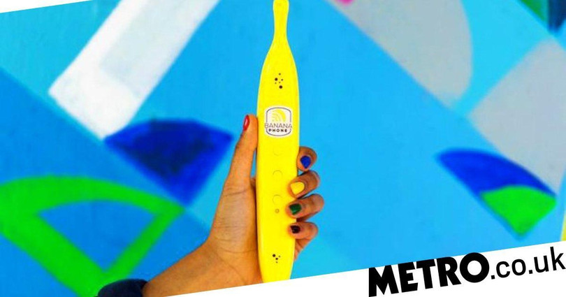 Nhìn chiếc điện thoại rất "cute" (Ảnh: METRO)