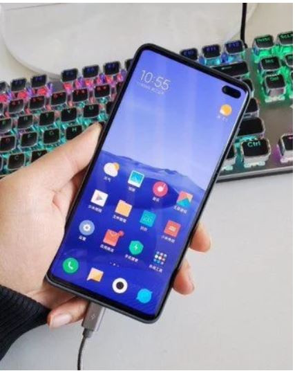 Redmi K30 được cho sẽ có khả năng sạc nhanh siêu tốc (Ảnh: Gizmochina)