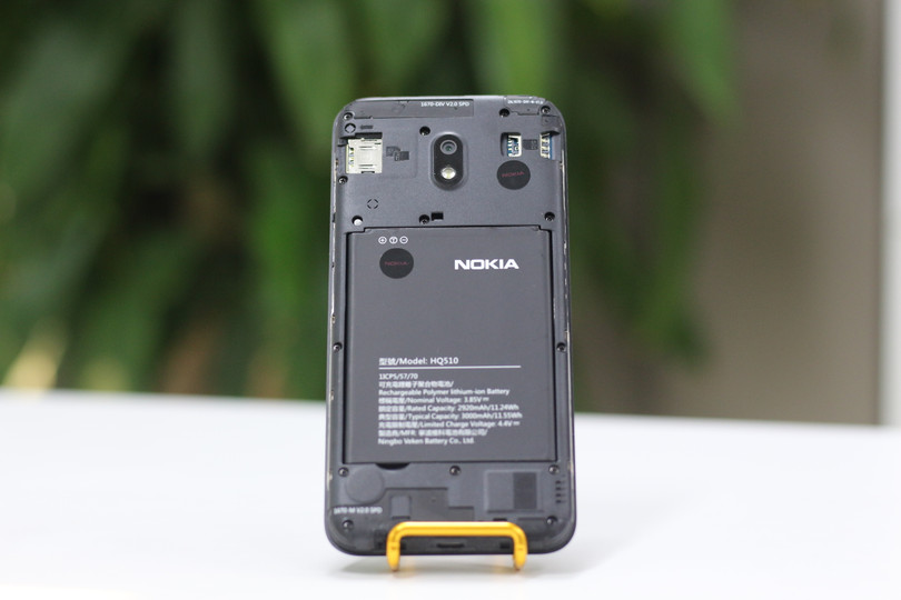 Bên trong chiếc máy Nokia 2.2