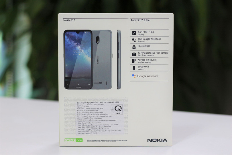 Mặt sau hộp sản phẩm cung cấp một vài thông số nổi bật của máy