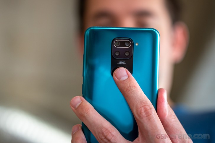 Mặt lưng của Redmi Note 9 chỉ được làm bằng nhựa (Ảnh: GSMarena) Mặt lưng của Redmi Note 9 chỉ được làm bằng nhựa (Ảnh: GSMarena)