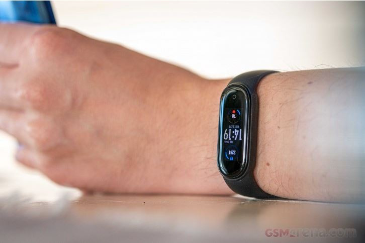 Màn hình AMOLED hiển thị sắc nét (Ảnh: GSMarena)