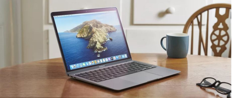 Macbook Air 2020 sở hữu phong cách thiết kế tối giản (Ảnh: Tech Radar)