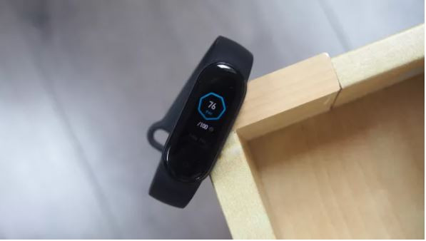 Các chỉ số trên Mi Band 5 đã được đo chính xác hơn (Ảnh: Tech Radar)