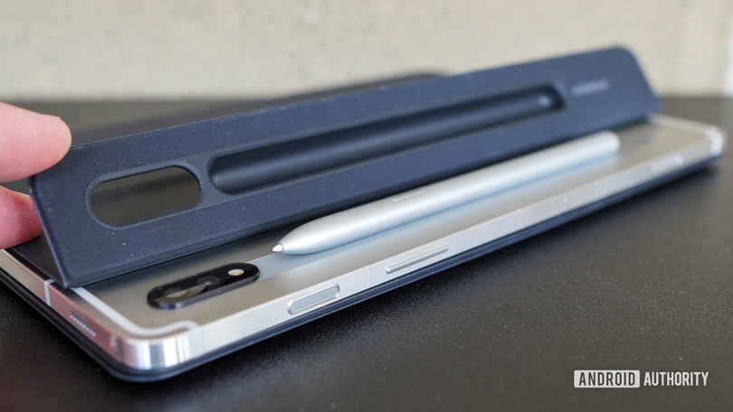 Samsung Galaxy Tab S7 Plus có độ mỏng chỉ 5.7 mm (Ảnh: Android Authority) Samsung Galaxy Tab S7 Plus có độ mỏng chỉ 5.7 mm (Ảnh: Android Authority)