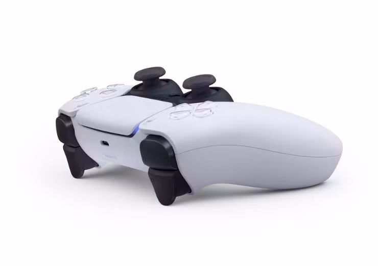 Các góc trên chiếc DualSense được bo tròn (Ảnh: Theverge) Các góc trên chiếc DualSense được bo tròn (Ảnh: Theverge)