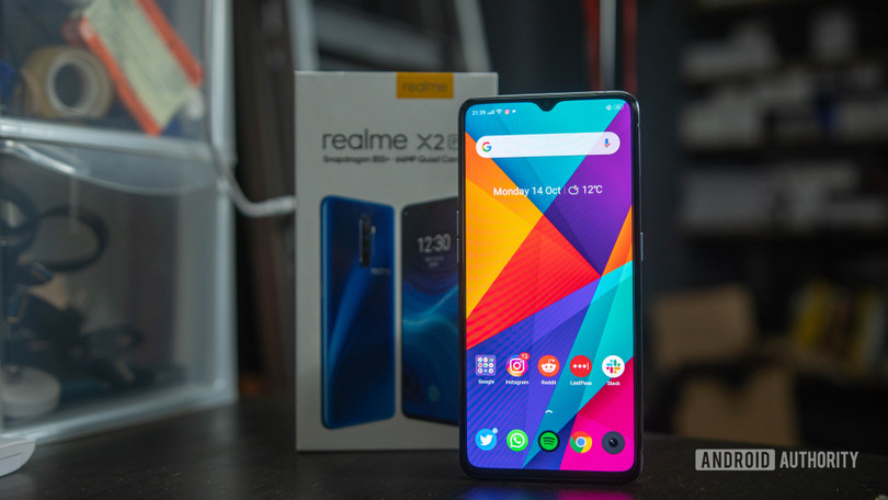 Màn hình Realme X2 Pro cho chất lượng hiển thị sắc nét (Ảnh: Android Authority)