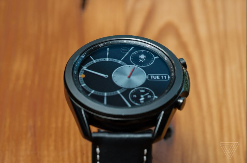 Thiết kế của Samsung Galaxy Watch 3 đã được tinh gọn (Ảnh: The Verge)