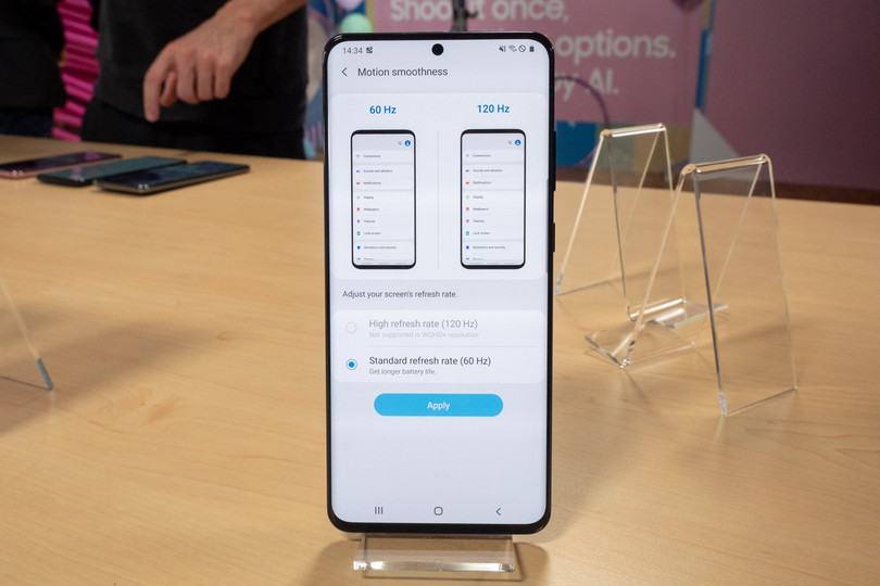 Samsung Galaxy S20 không thể sử dụng tần số quét 120Hz tại độ phân giải QHD+ (Ảnh: Phonearena)