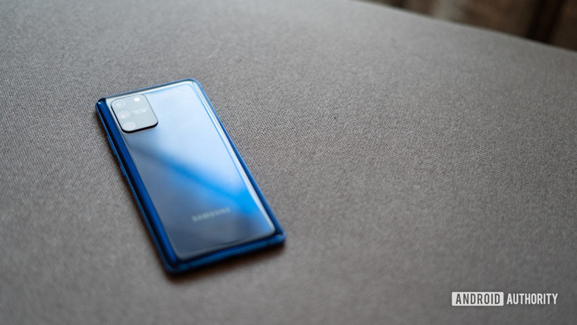 Cụm camera sau khá giống dòng Galaxy S20 mới được ra mắt (Ảnh: Android Authority)