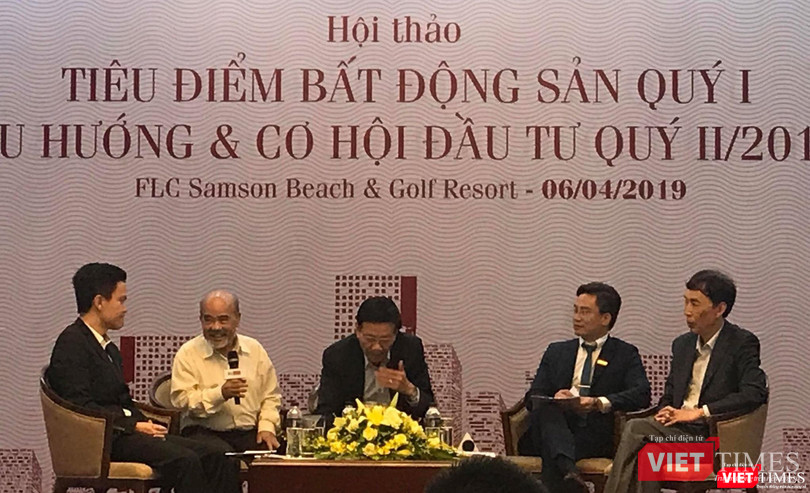 Các diễn giả trao đổi tại Hội thảo.