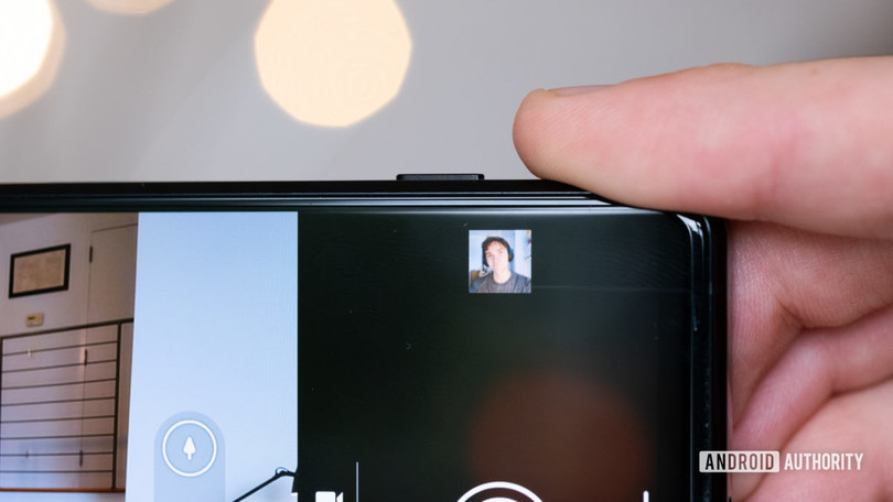 Xperia 1 II được trang bị nút chụp ảnh chuyên dụng (Ảnh: Android Authority)