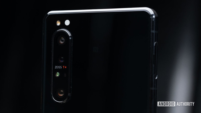 Xperia 1 II đem đến trải nghiệm chụp ảnh như những máy ảnh chuyên nghiệp (Ảnh: Android Authority)