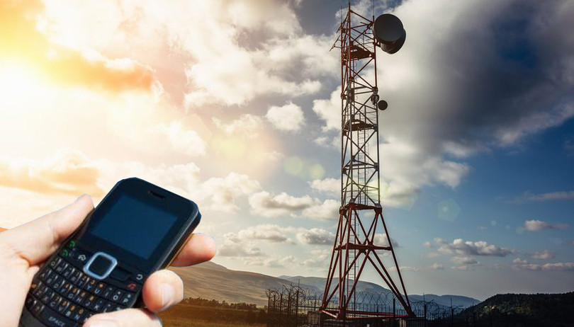 Đến gần cột phát sóng sẽ giúp sóng điện thoại mạnh hơn (Ảnh: Bkaii)