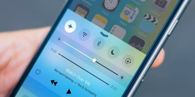 Hỏng bộ bắt tín hiệu điện thoại là một trong những nguyên nhân khiến máy điện thoại của bạn không thể bắt sóng (Ảnh: Điện thoại vui) Hỏng bộ bắt tín hiệu điện thoại là một trong những nguyên nhân khiến máy điện thoại của bạn không thể bắt sóng (Ảnh: Điện thoại vui)