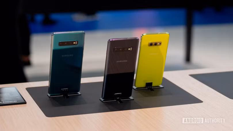 Nhiều sự lựa chọn về màu sắc sẽ là một điểm cộng rất lớn cho sản phẩm (Ảnh: Android Authority)