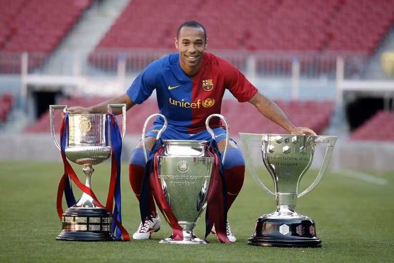 Cú ăn 6 vĩ đại của Thierry Henry trong màu áo Barcelona (Ảnh: Xe và Thể Thao)