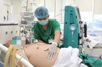 Vì sao sốt xuất huyết đặc biệt nguy hiểm với người bệnh nền?