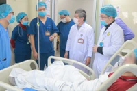 Chạy đua từng phút cứu 15 nạn nhân vụ cháy ở Trần Cung